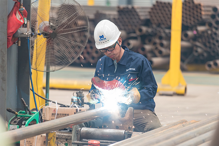 德宏网架焊接车间